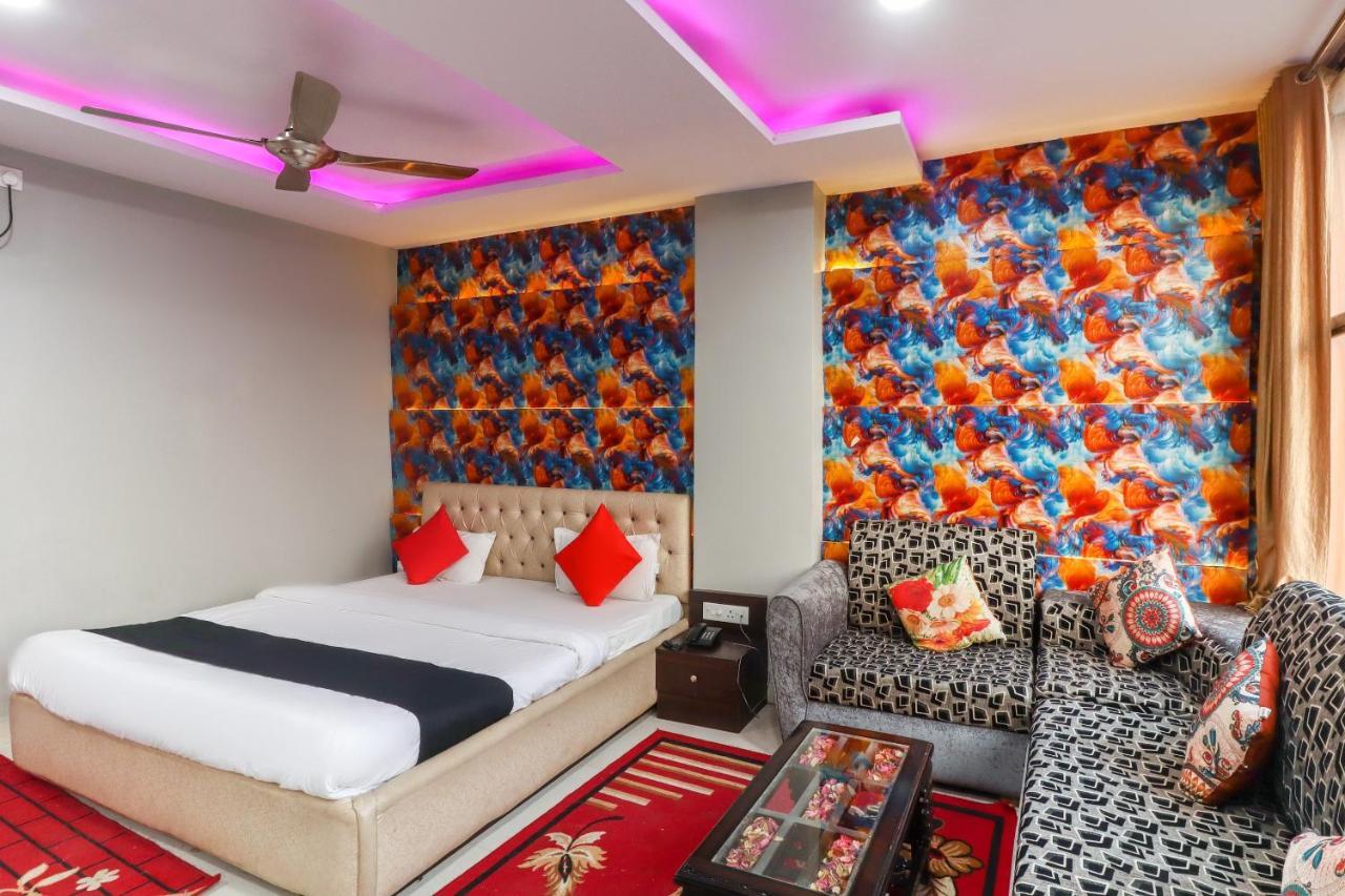 Darbhanga Capital O 70631 Hotel Dwarka International מראה חיצוני תמונה